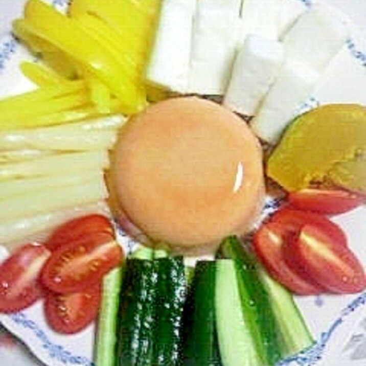 はんぺんと野菜のクリームゼリー添え